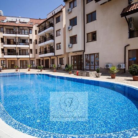 Four Seasons Apartment - Oasis Beach Resort Bliznatsi ภายนอก รูปภาพ