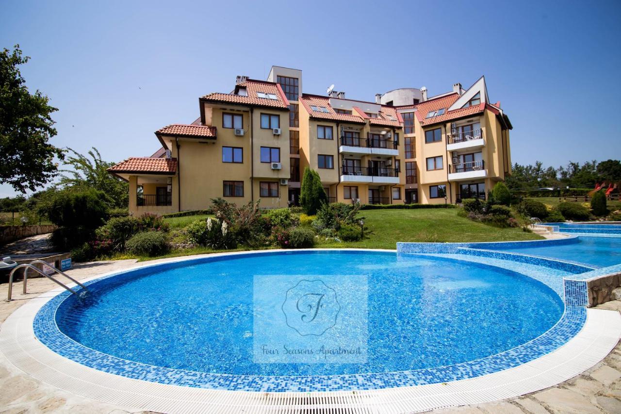 Four Seasons Apartment - Oasis Beach Resort Bliznatsi ภายนอก รูปภาพ